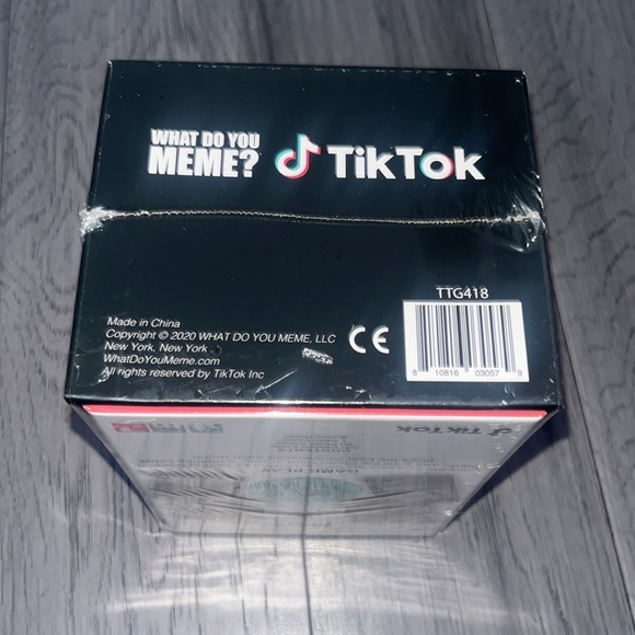 New What Do You Meme? TikTok Edition - Picture 8 of 8